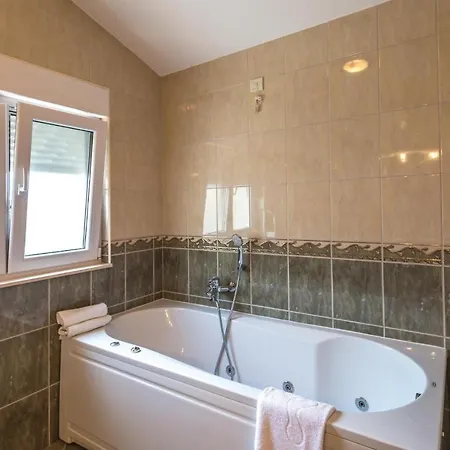 Apartment Petra Perice Makarska